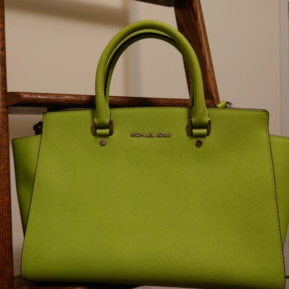 Michael Kors Handbags - Michael Kors Large Selma Pear Green Purse